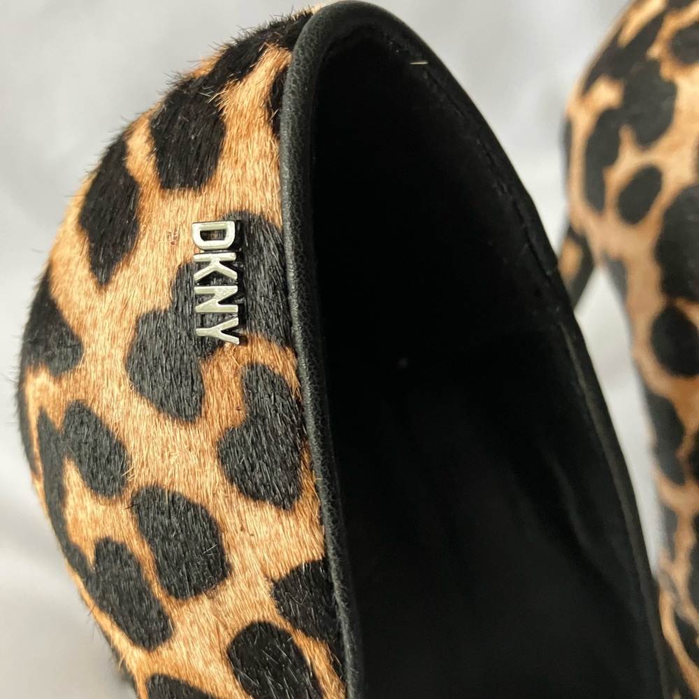 DKNY Women’s Carisa Slip-on Leopard Classic Pointed Toe Pump - Picture 3 of 15